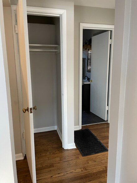 Building Photo - 4919 Fuller Dr