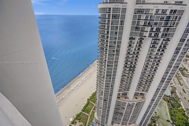 Building Photo - 18201 Collins Ave