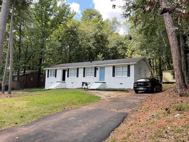 Building Photo - Renovated 2/1 on Cone Street