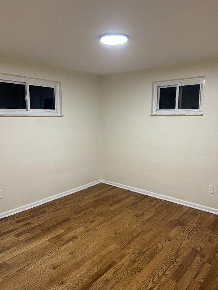 Building Photo - 214 Barbara Dr