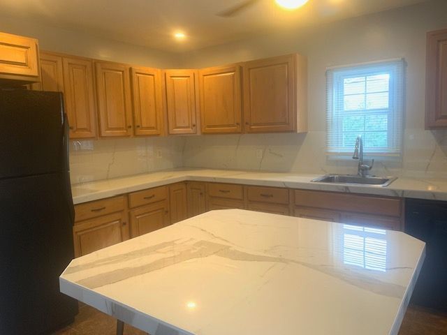 Building Photo - 1560 Whittier Ave