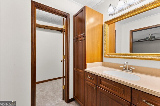 Building Photo - 102 Bluegill Trce