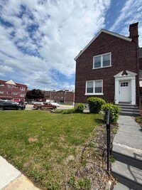 Building Photo - 7925 Cedarbrook Ave