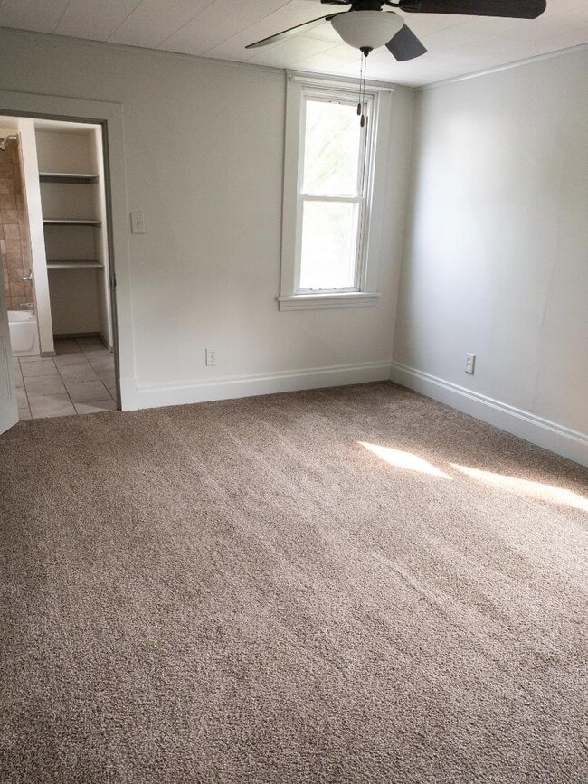 Building Photo - 737 Grove Ave