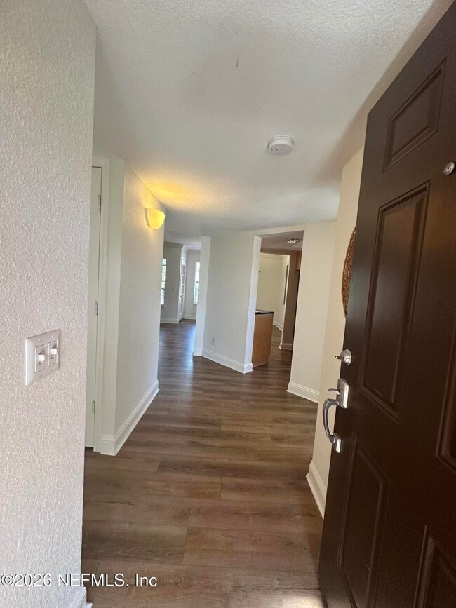 Building Photo - 935 Seashell Ln