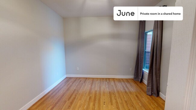 Building Photo - Room in Shared 4 bed/4 bath home