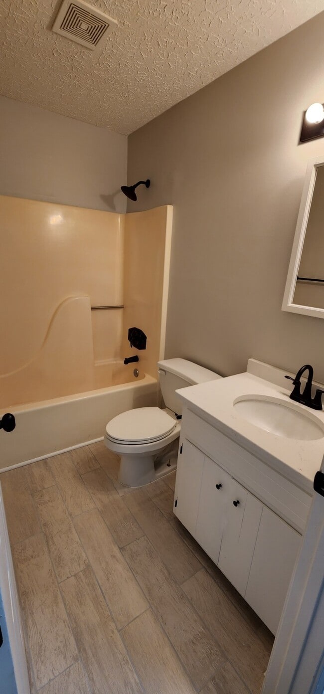 Building Photo - 102 Millwheel Ct