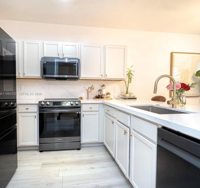 Building Photo - 8760 NW 97th Ave