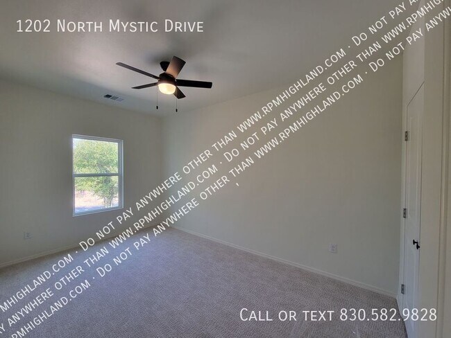 Building Photo - 1202 Mystic Dr