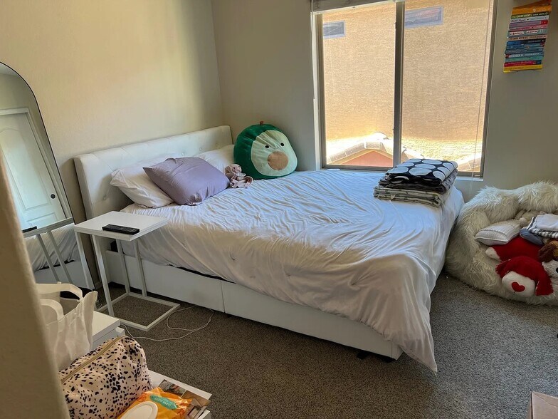 Master Bedroom - 2402 E 5th St