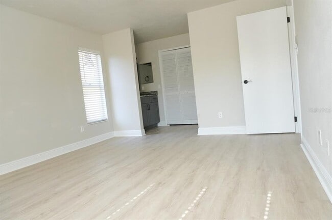 Building Photo - 7811 Bay Cedar Dr