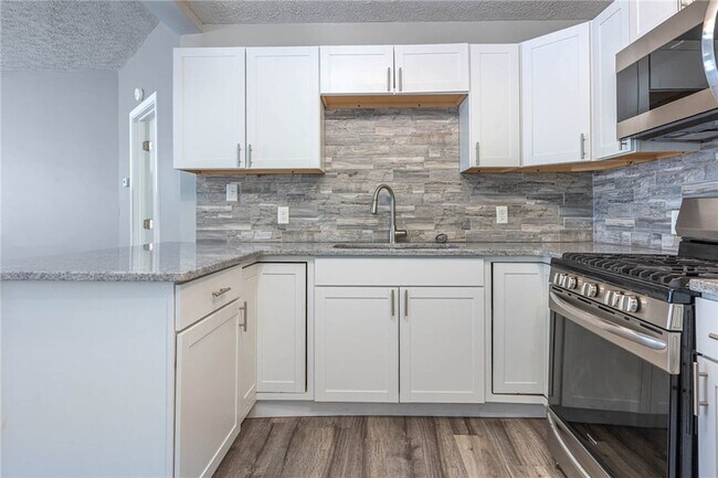 Building Photo - 539 S Monroe St