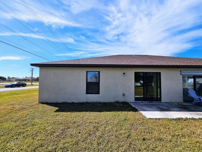 Building Photo - Charming 3BR/2BA