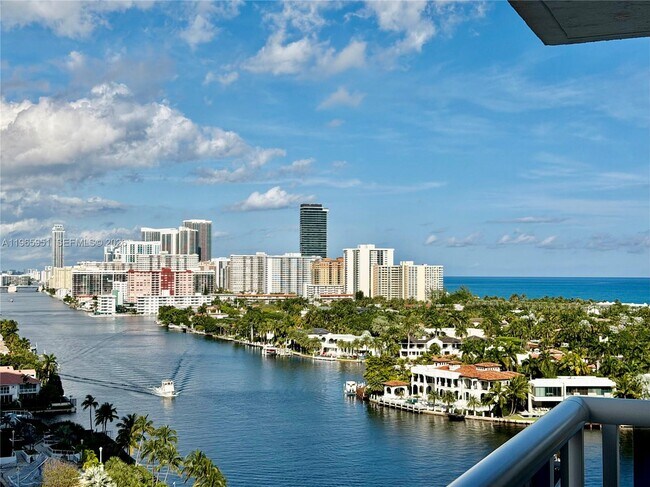 Building Photo - 20515 E Country Club Dr