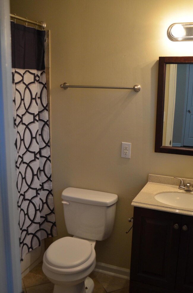 Building Photo - 221 Merrymont Dr
