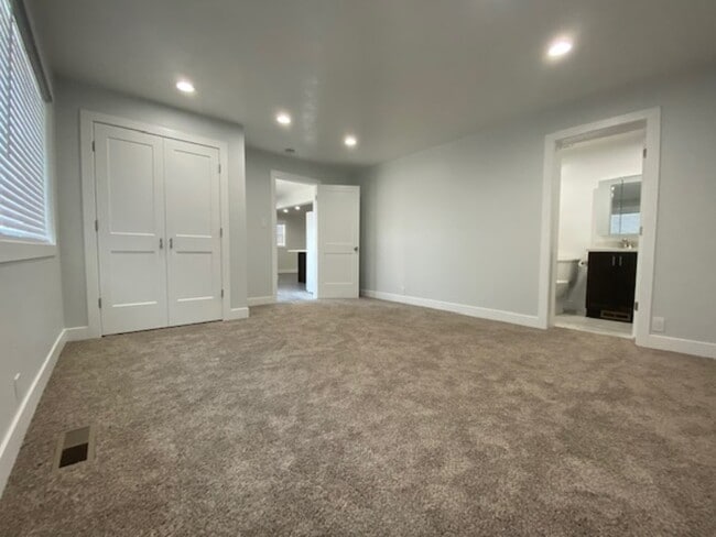 Building Photo - 1163 Buccaneer Dr