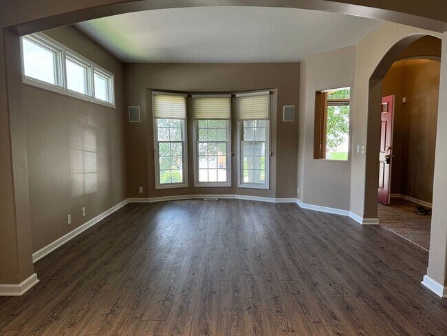 Building Photo - Elkhorn Home For Rent In Quiet Neighborhood