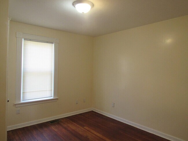 Building Photo - 57 Clover Street