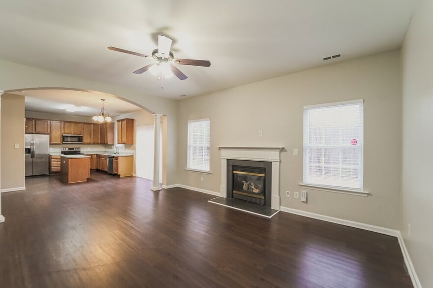 Building Photo - 10437 Gold Pan Rd