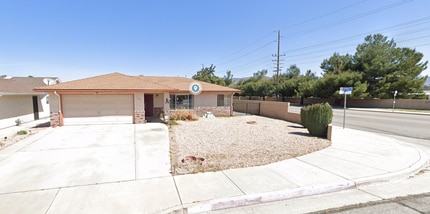 Building Photo - Single-Story 3 Bed with Covered Patio & Gated Yard