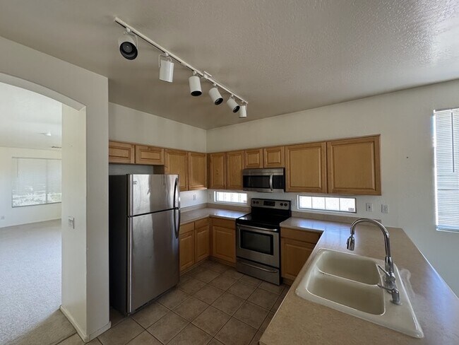 Building Photo - Estrella Mountain Ranch Overlook 3br