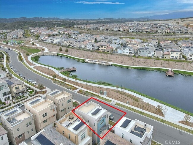 Building Photo - 6 Crown Point Dr