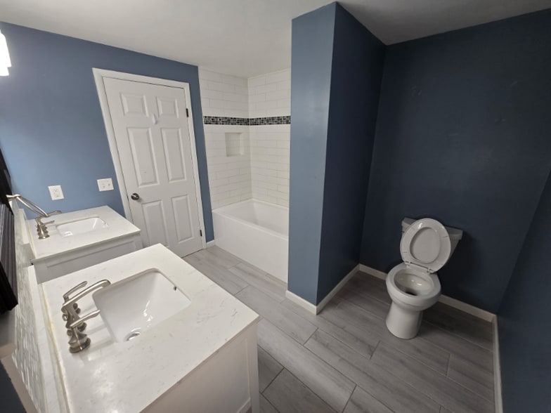 Building Photo - 3842 Farmbrook Dr