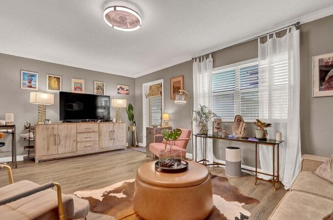 Building Photo - 279 Flanders F