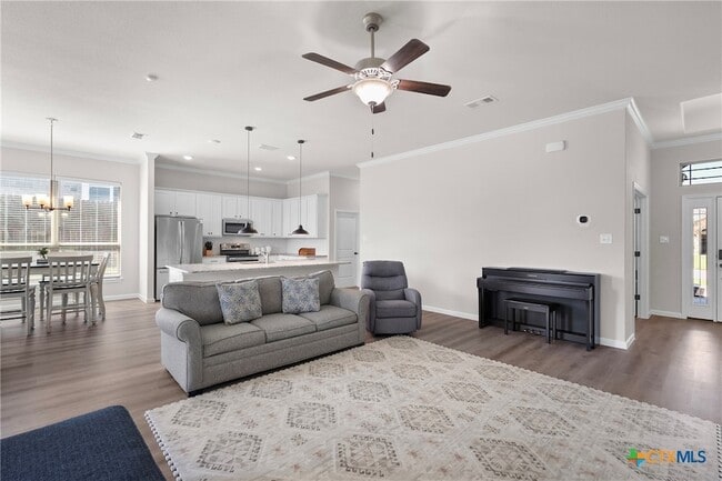 Building Photo - 7822 Kendall Hill Dr