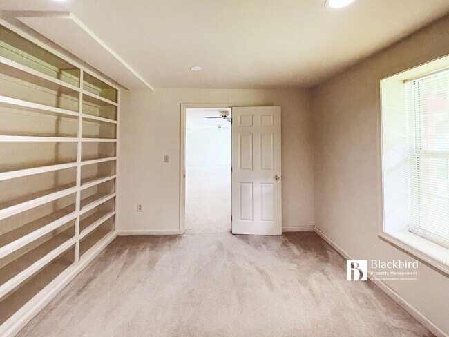 Building Photo - 15412 Overlea Ct