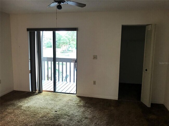 Building Photo - 2649 Surrey Ct