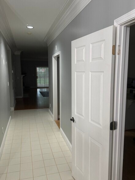Building Photo - 3637 Hurstbourne Ridge Blvd