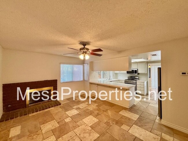 Building Photo - 14925 Dandelion Ct