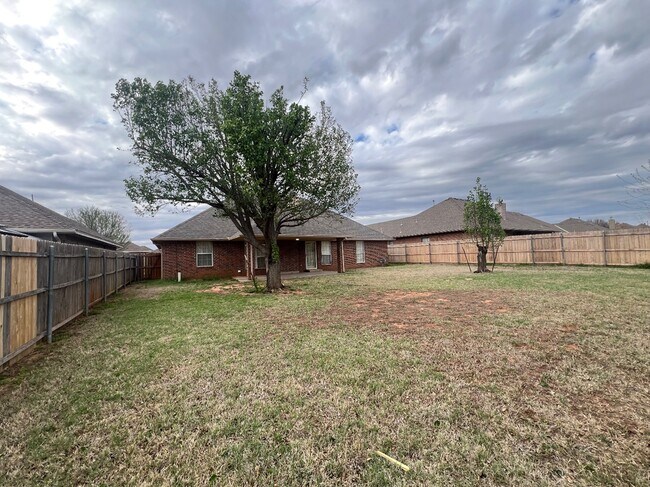 Building Photo - 624 Vickery Ave