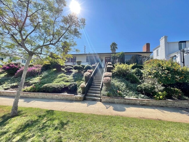 Primary Photo - Charming West LA Home!