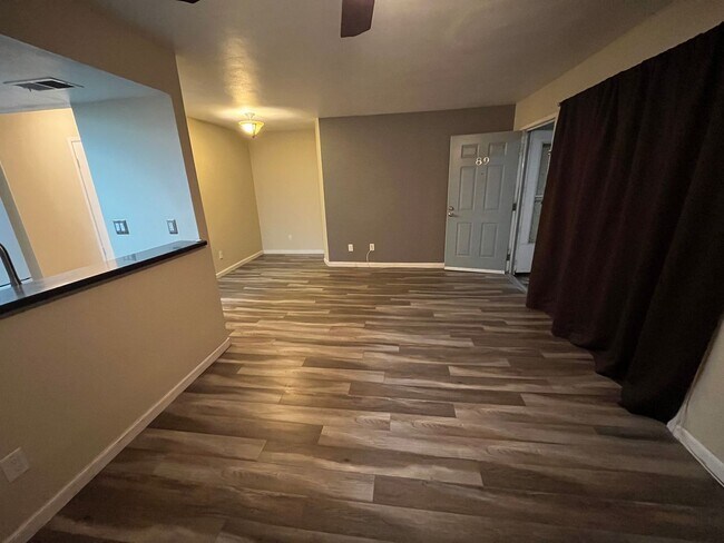 Building Photo - Wonderful 2+2 Condo W/Views + Amenities + ...