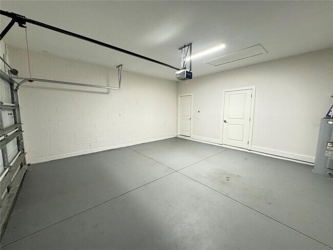 Building Photo - 13 Zinnia Ln