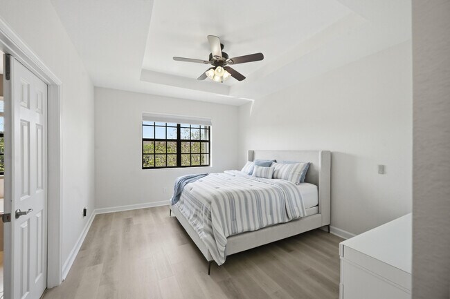 Building Photo - 10415 Wellington Parc Dr