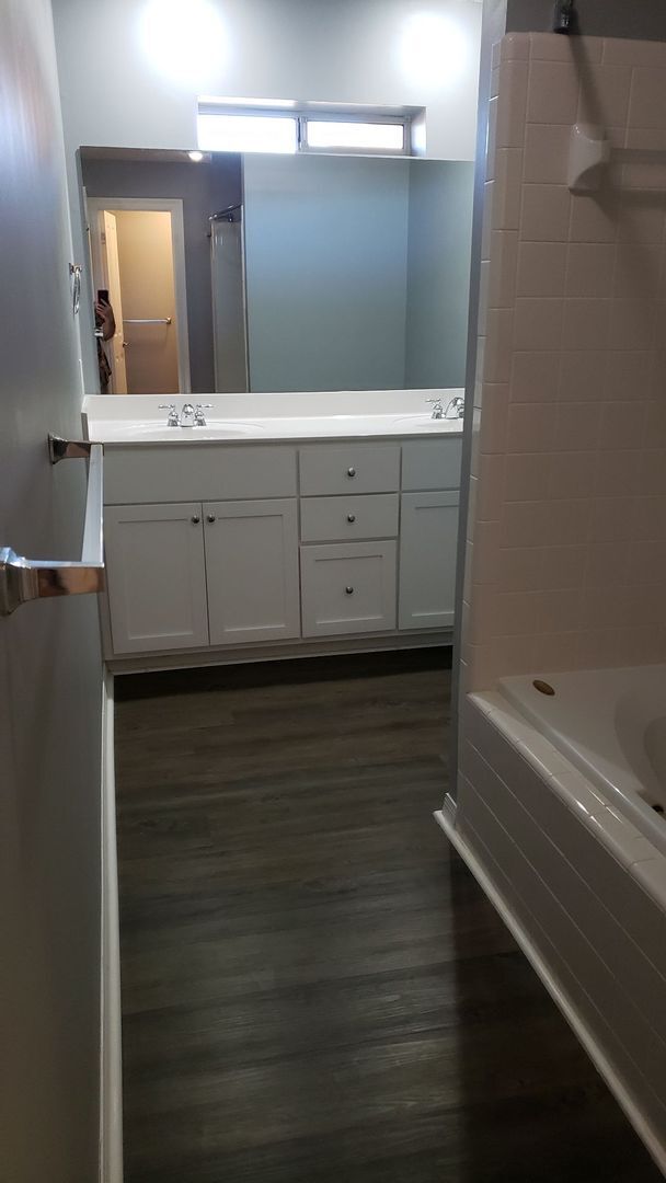 Building Photo - Spacious Home on a No-Outlet Street in Quiet Lynn Haven Neighborhood! *1/2 OFF 1st Month's Rent!!...