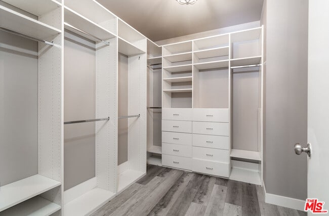 Building Photo - 801 S Grand Ave