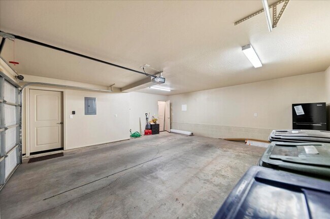 Building Photo - Railroad Springs Townhome for Rent!
