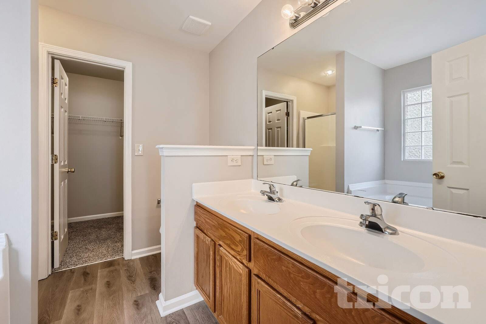 Building Photo - 5819 Twin Brook Dr