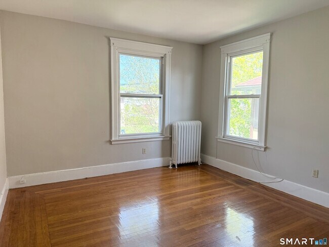 Building Photo - 804 Edgewood Ave