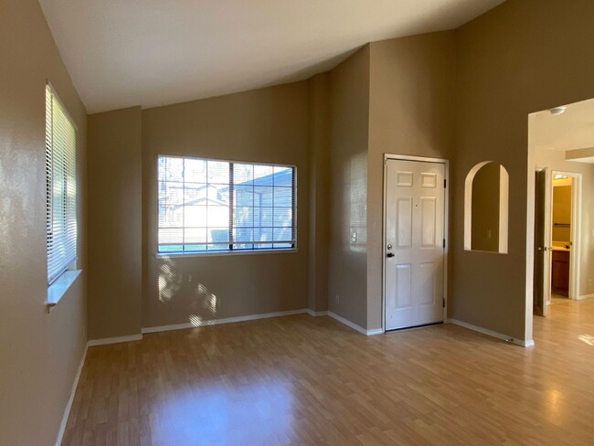 Building Photo - Two Bedroom Condo in North Stockton