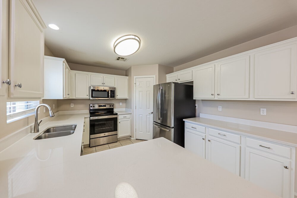 Building Photo - 591 S 167th Dr