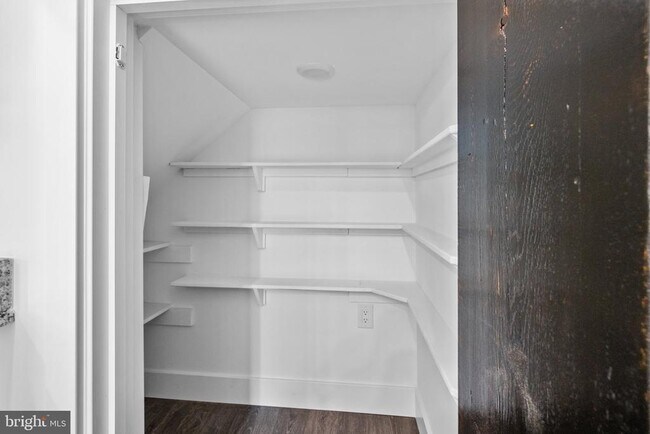 Building Photo - 819 Blooming Glen Rd