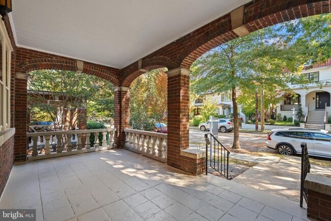 Primary Photo - 2814 Bellevue Terrace NW