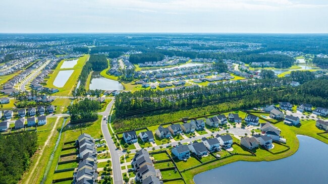 Building Photo - 201 Bigleaf Ct