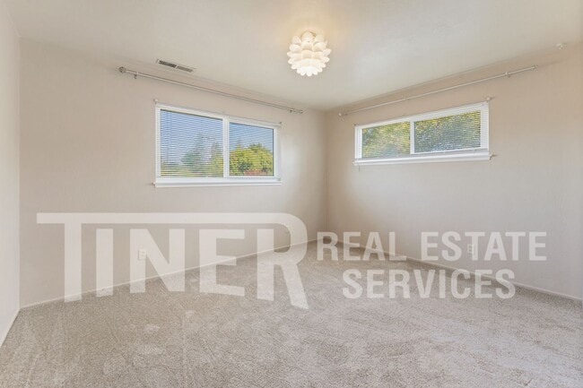 Building Photo - 7519 Westgate Dr