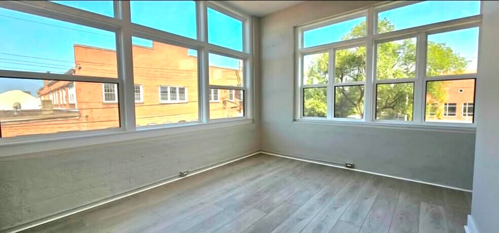 Building Photo - 275 Chapel St